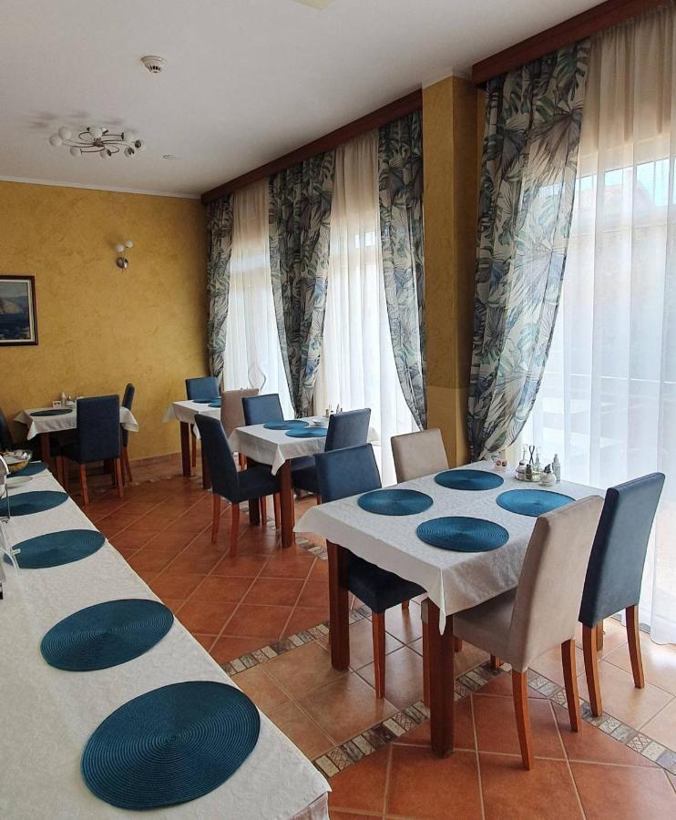 Готель Fineso 3*